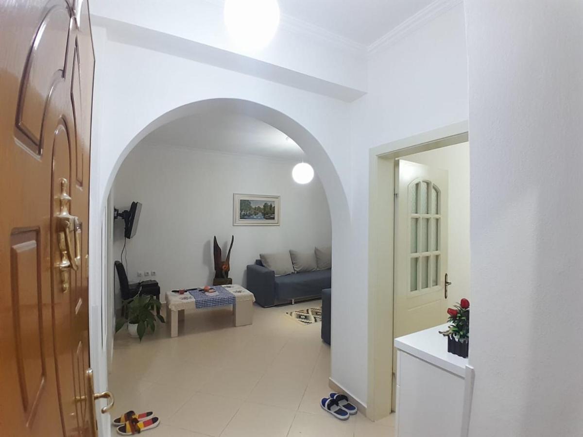 Guest House Taverna Laberia 3 Gjirokastra Kültér fotó
