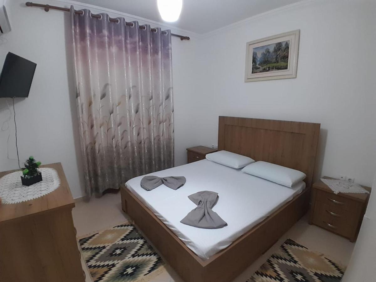 Guest House Taverna Laberia 3 Gjirokastra Kültér fotó