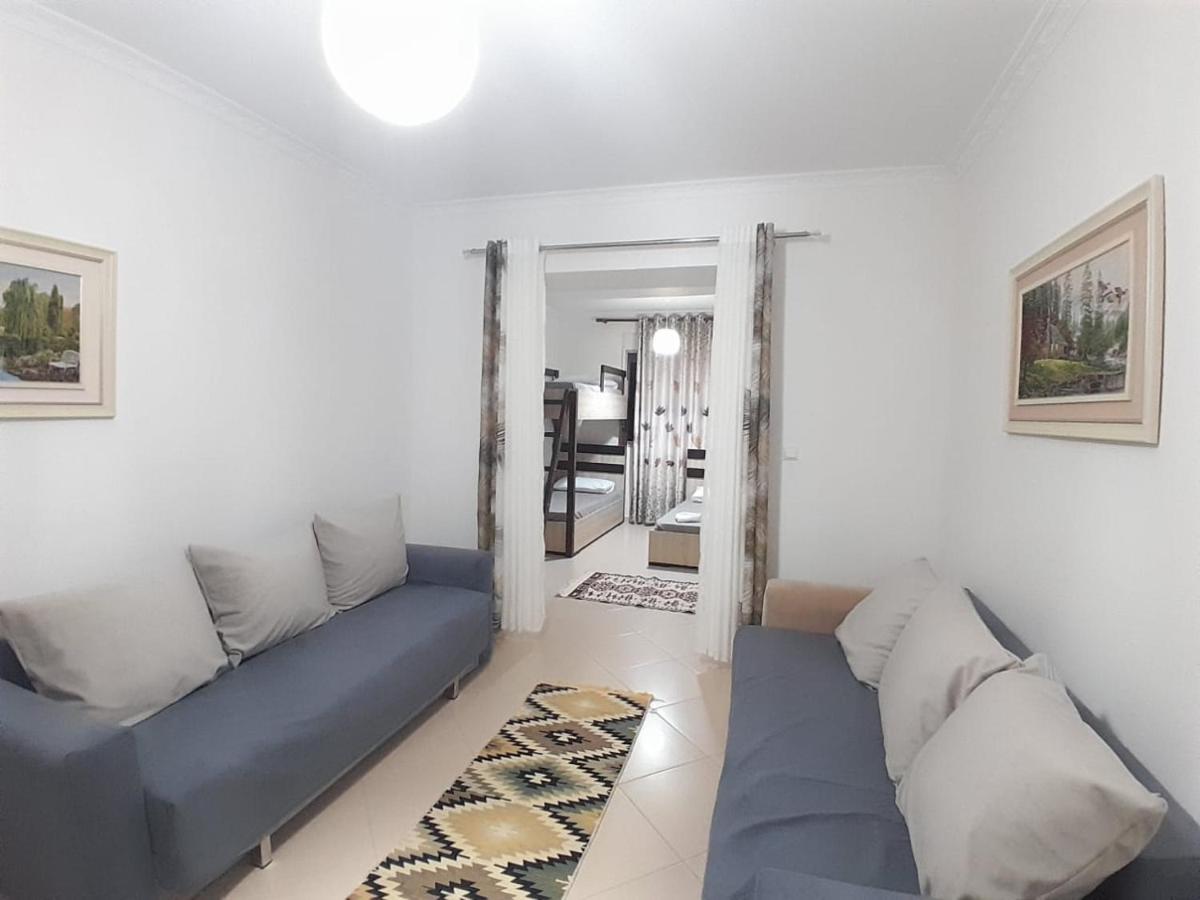 Guest House Taverna Laberia 3 Gjirokastra Kültér fotó